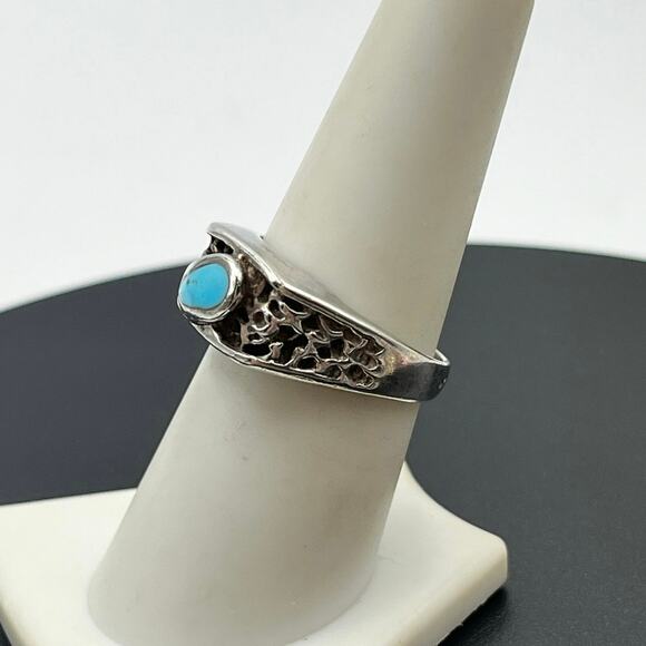 Native Vintage Sterling Silver Oval Bezel Turquoise Ring Openwork Band Size 8 - Picture 3 of 15